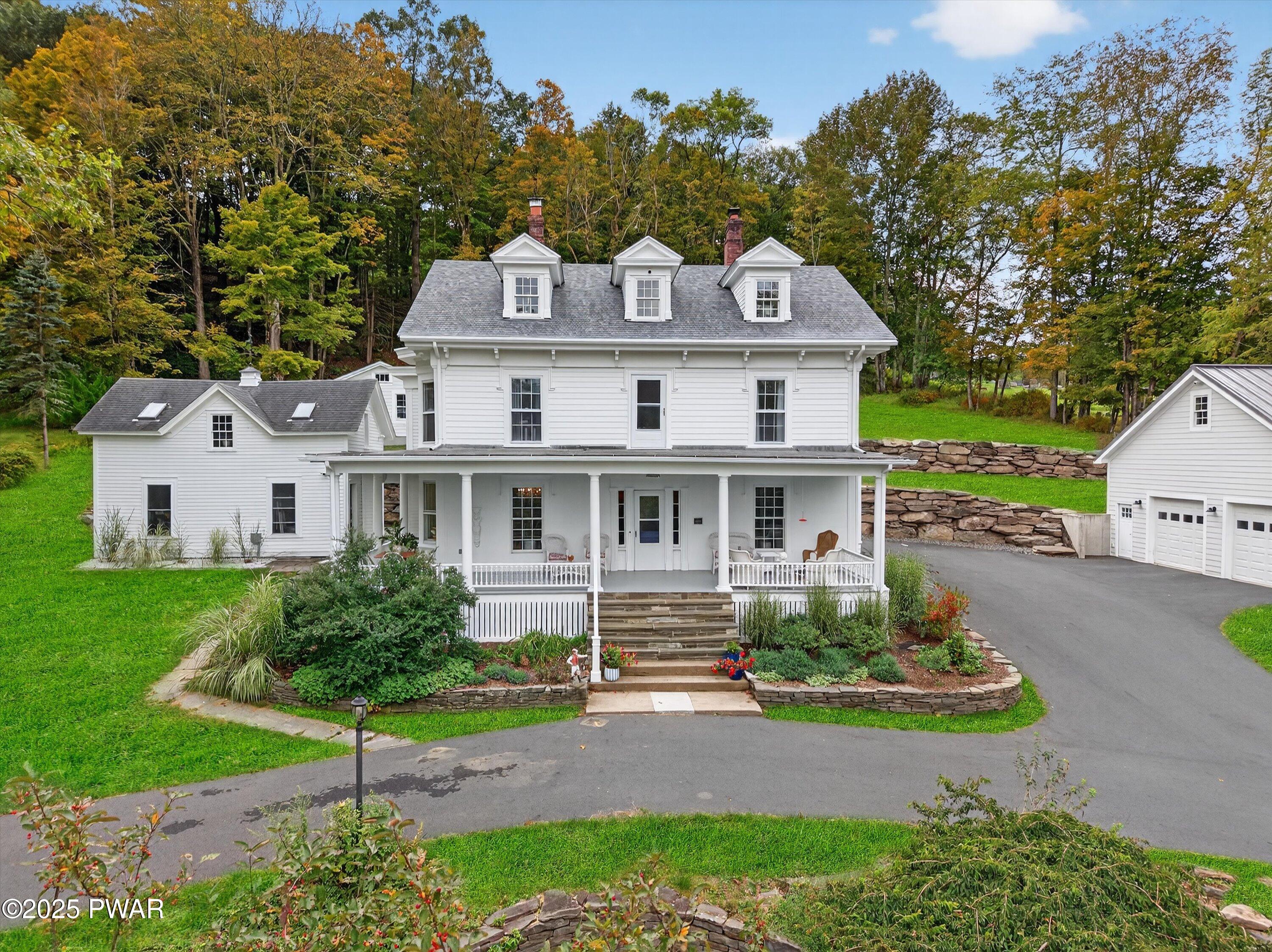 1657 River Road — photo