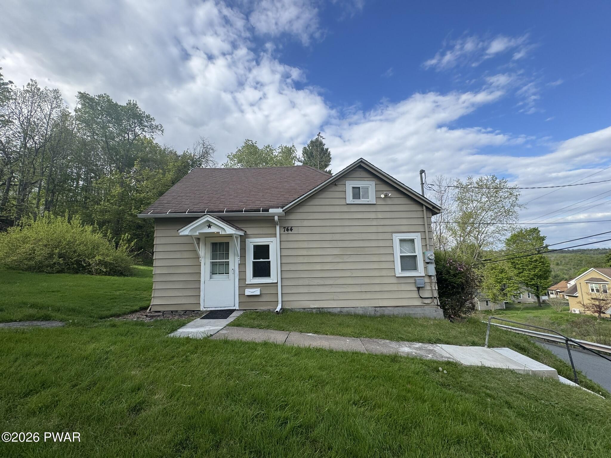 744 Ridge Street — photo