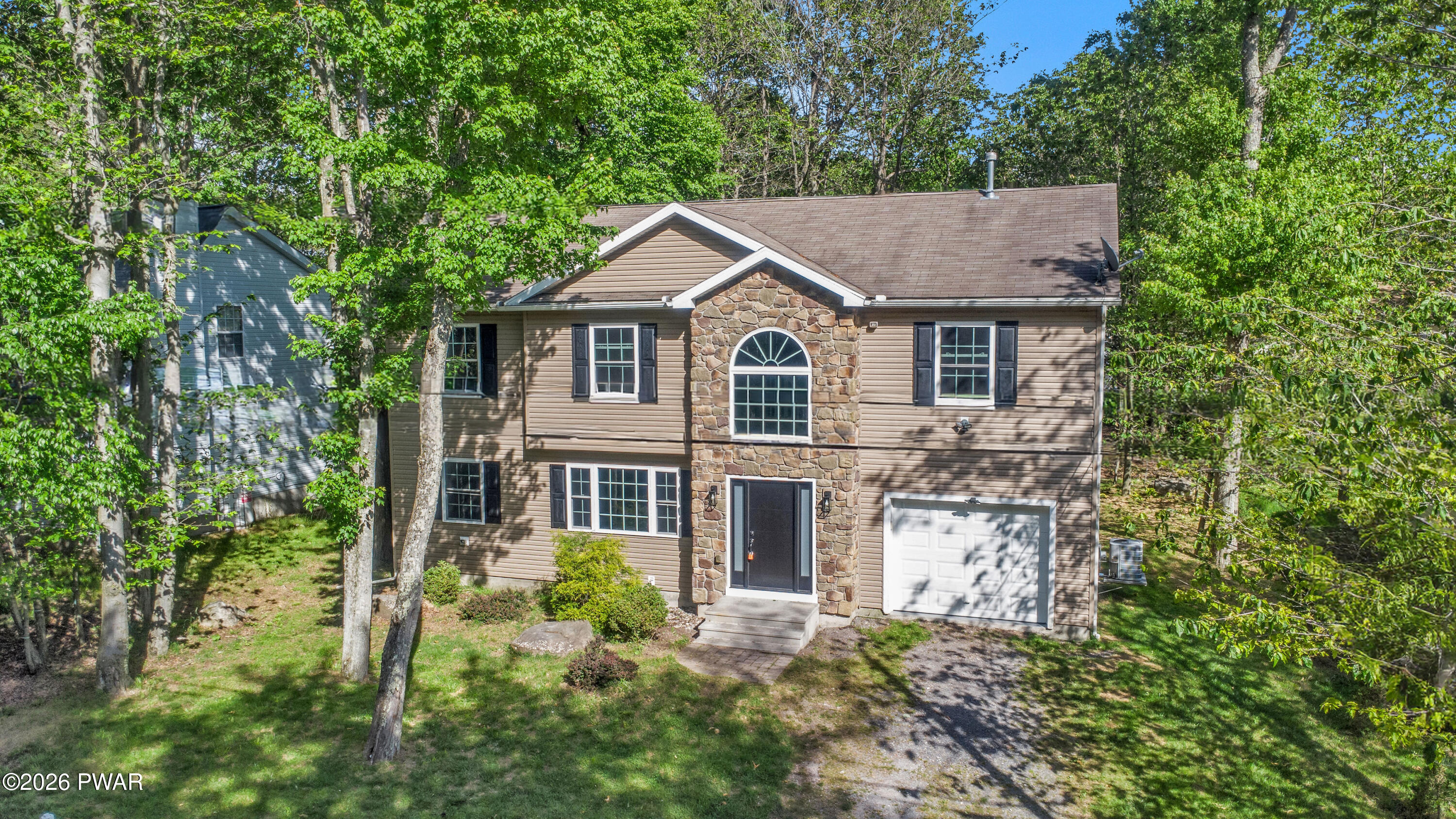8913 Deerfield Road — photo