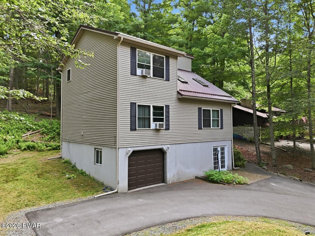 111 Grasshopper Lane — photo