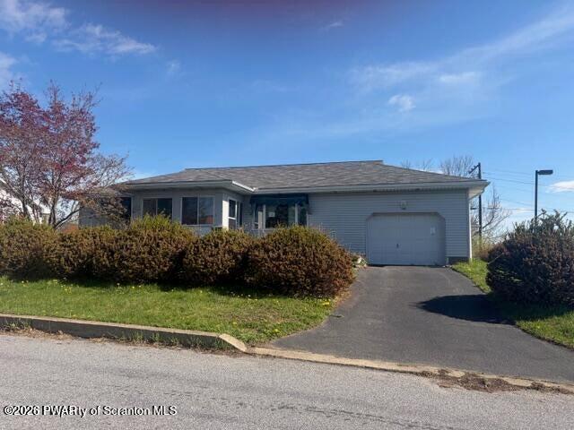 105 Ridgeview Drive, Dunmore, PA 18504
