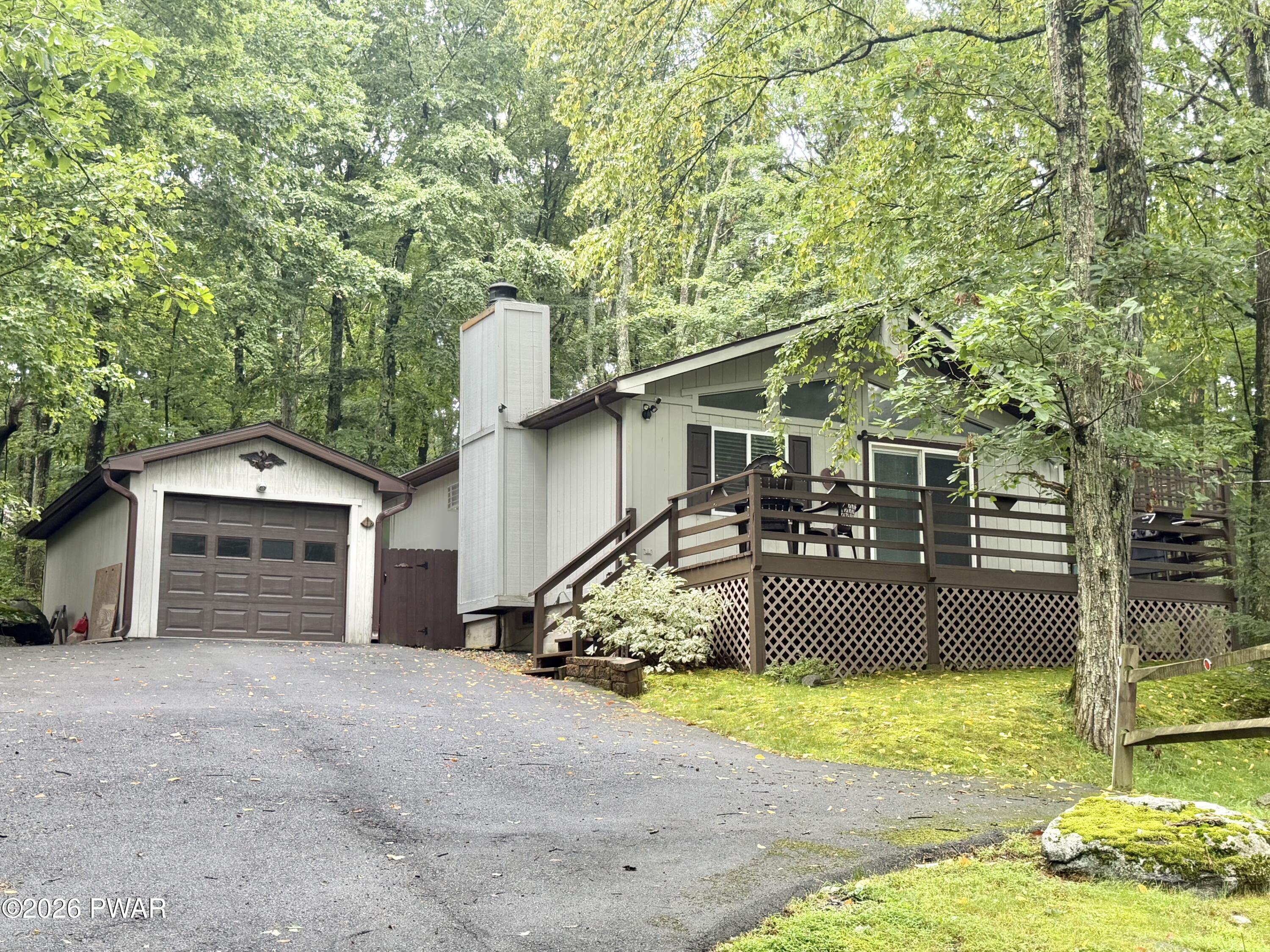 215 Stirrup Lane — photo