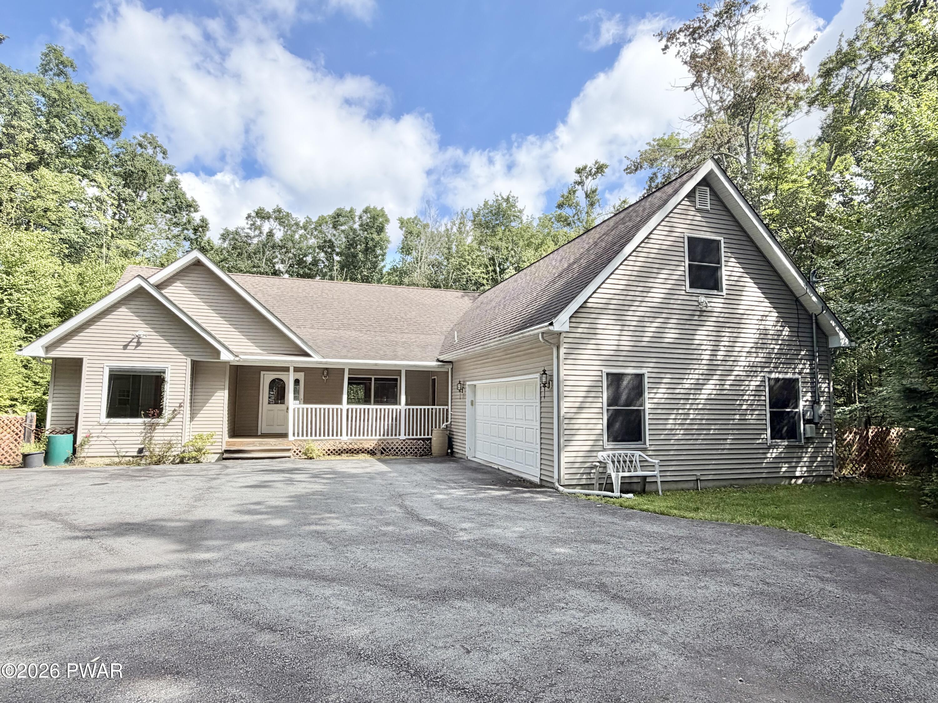 809 Maple Leaf Court — photo