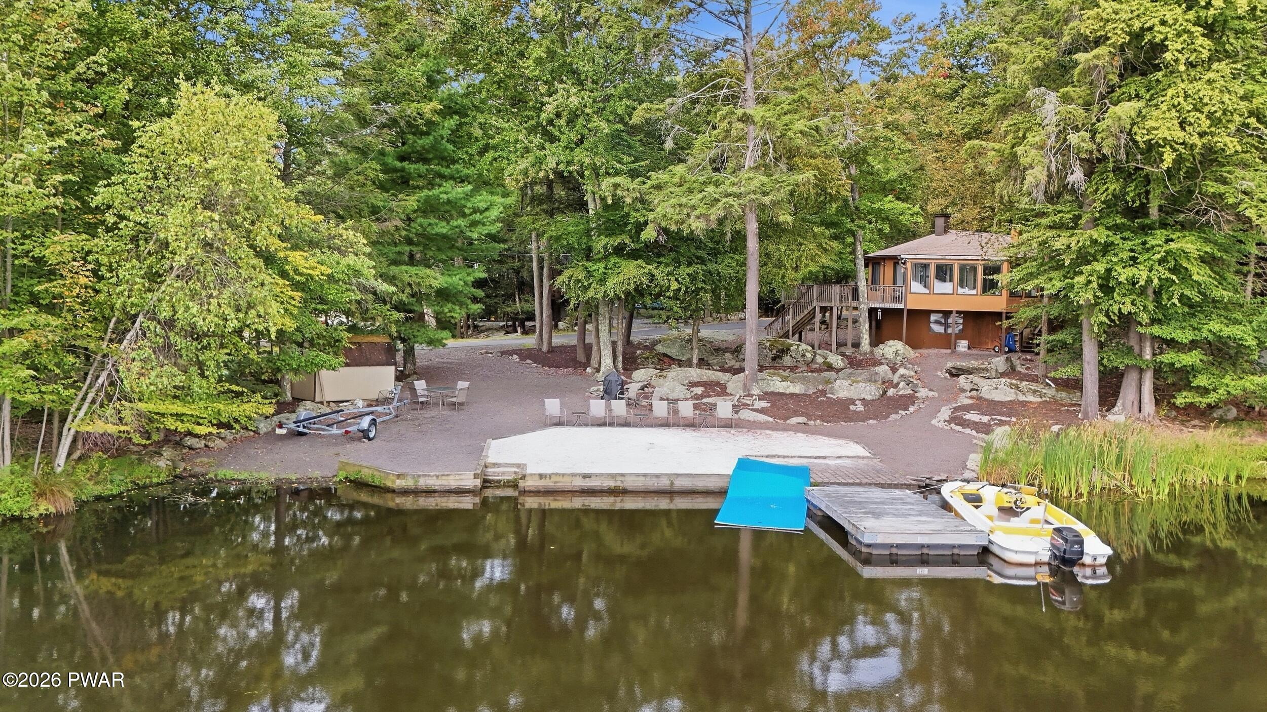 7 Pine Lane — photo