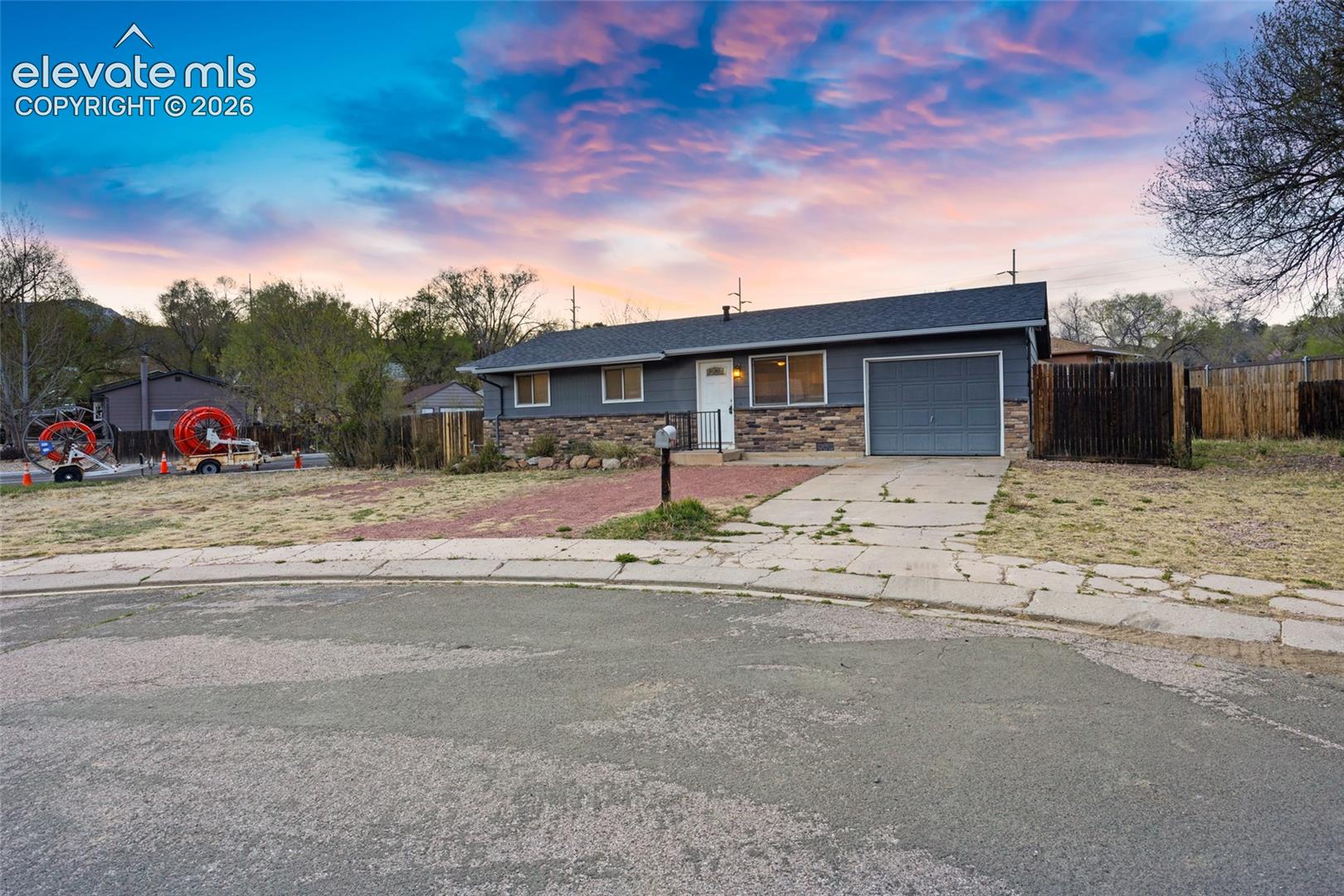 2436 Launcelot Court — photo