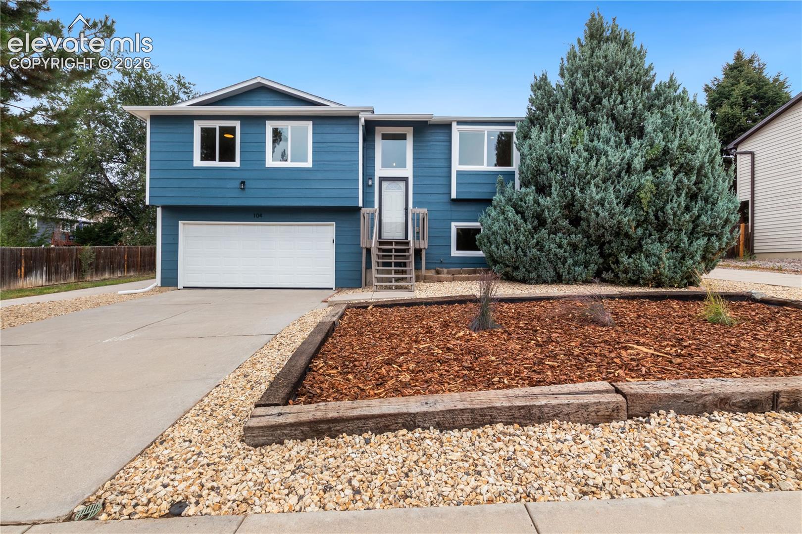 104 Comanche Court — photo