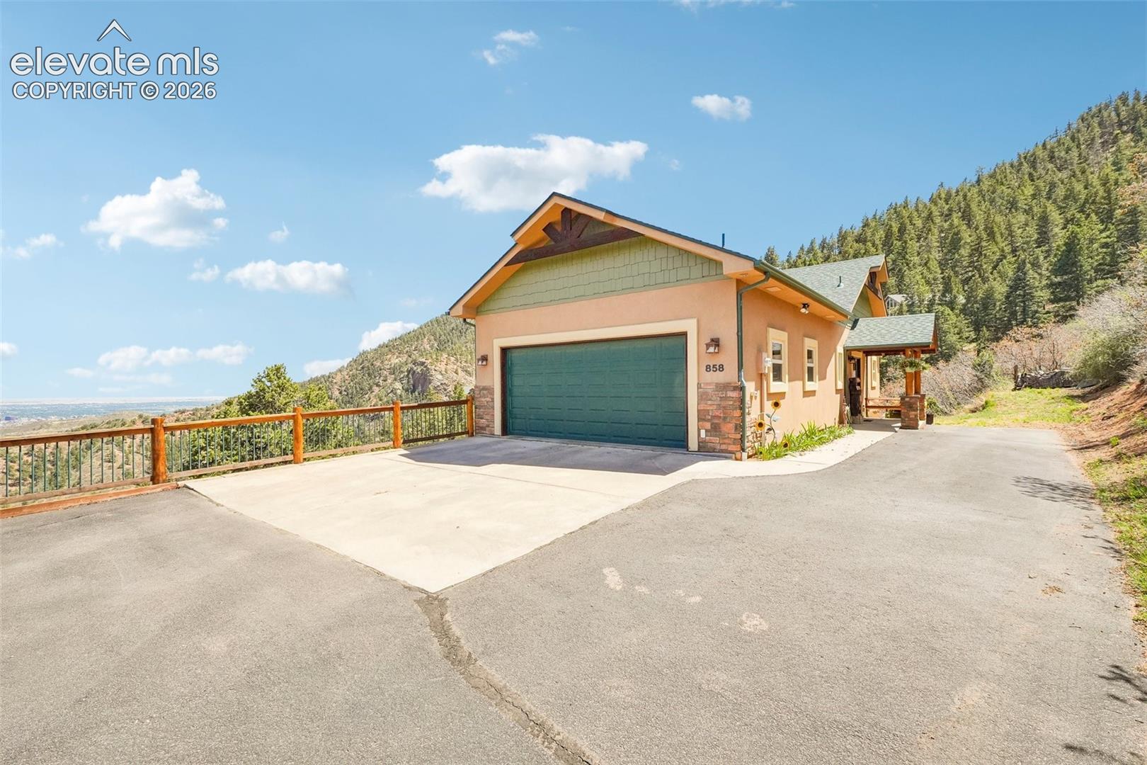 858 Oak Ridge Road, Manitou Springs, CO 80829 — photo 2