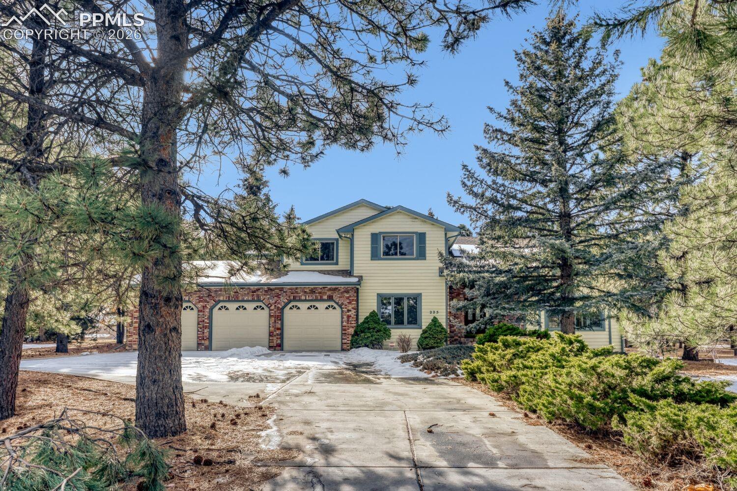 225 Sugarbush Drive — photo