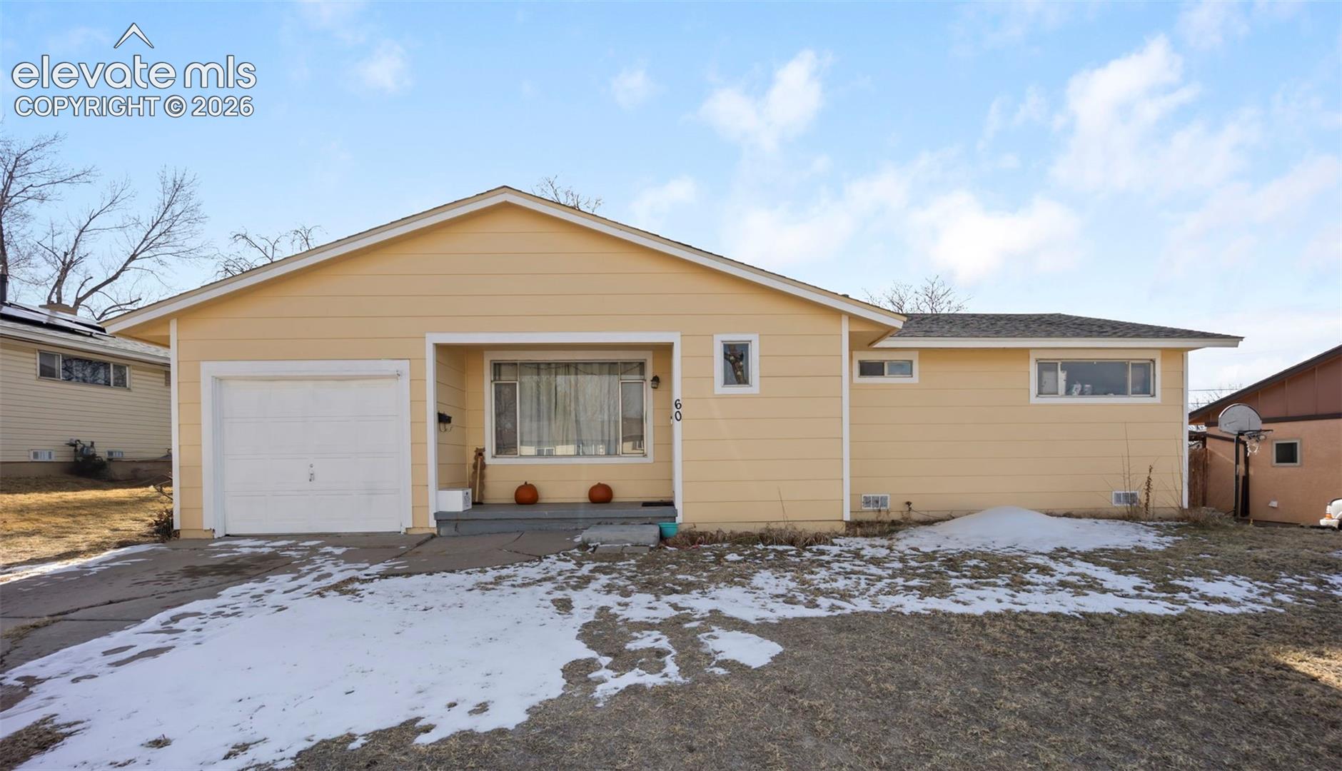 60 Loch Lomond Lane — photo