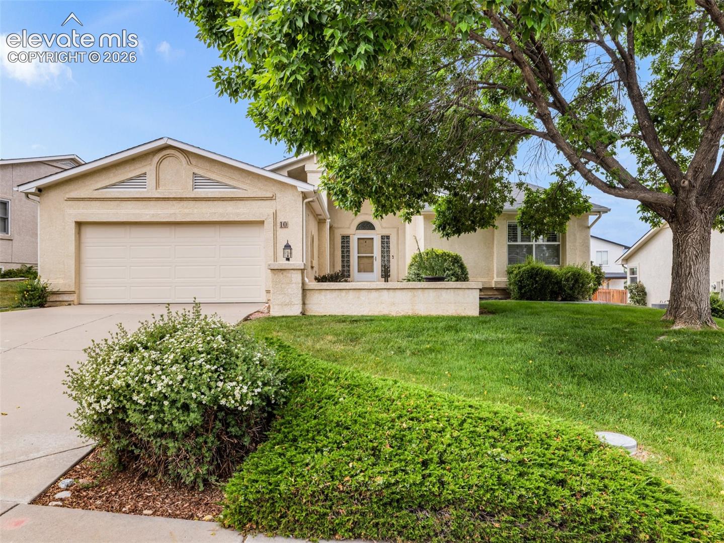 10 Brave Eagle Court — photo