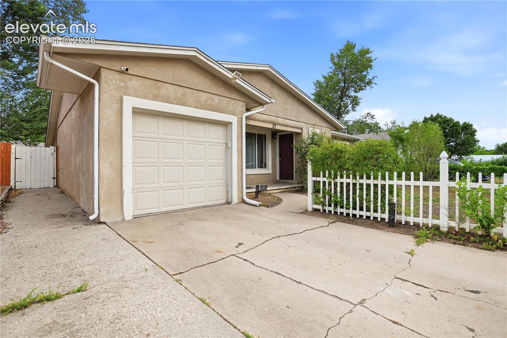 137 Steven Drive — photo