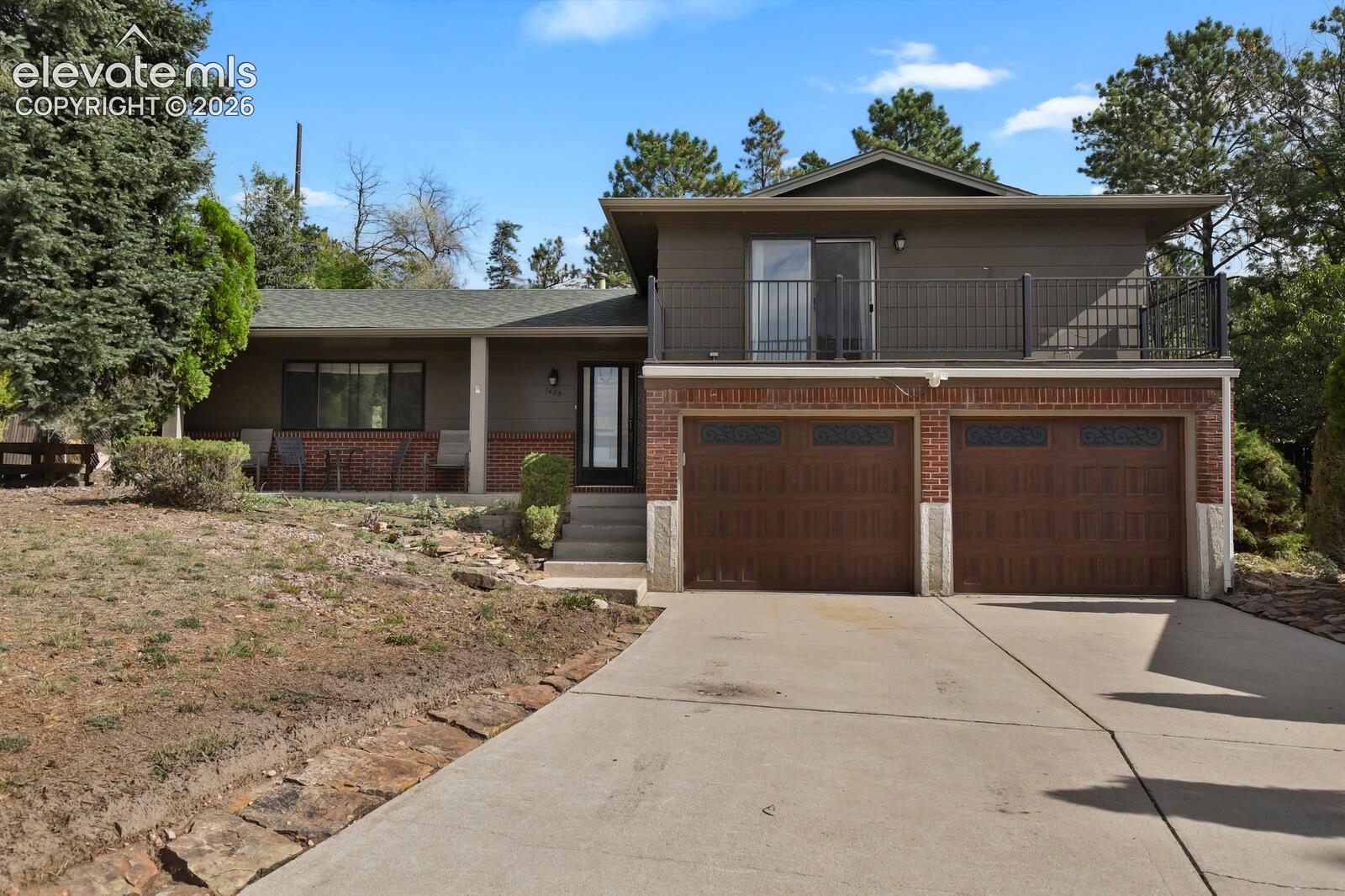 1425 Auburn Drive — photo