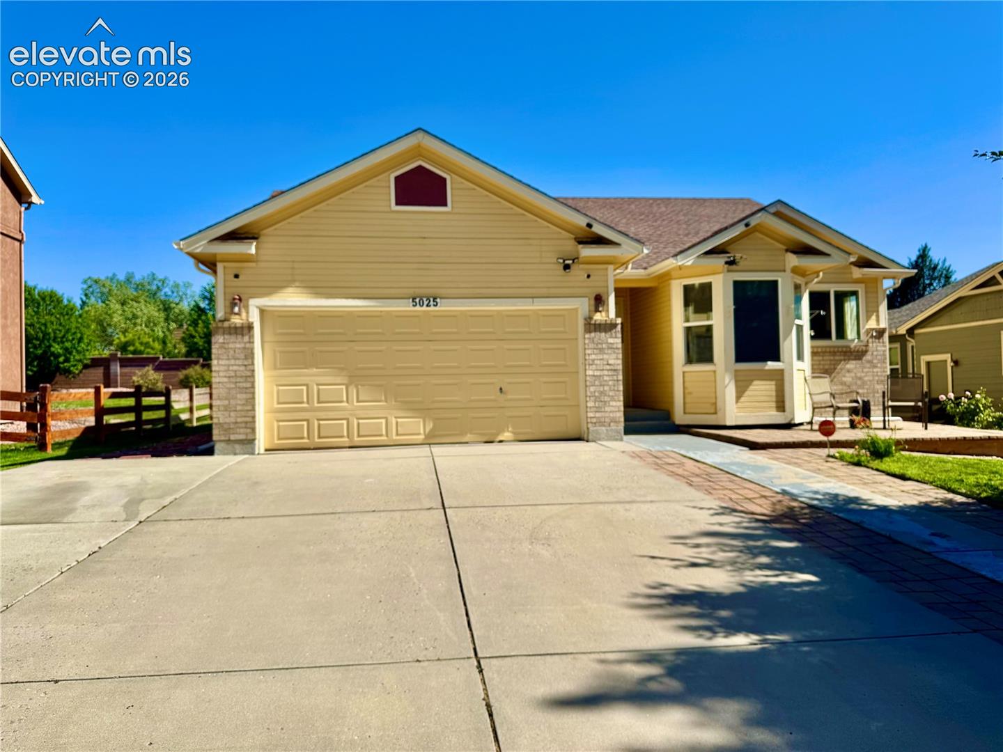 5025 Barnstormers Avenue — photo