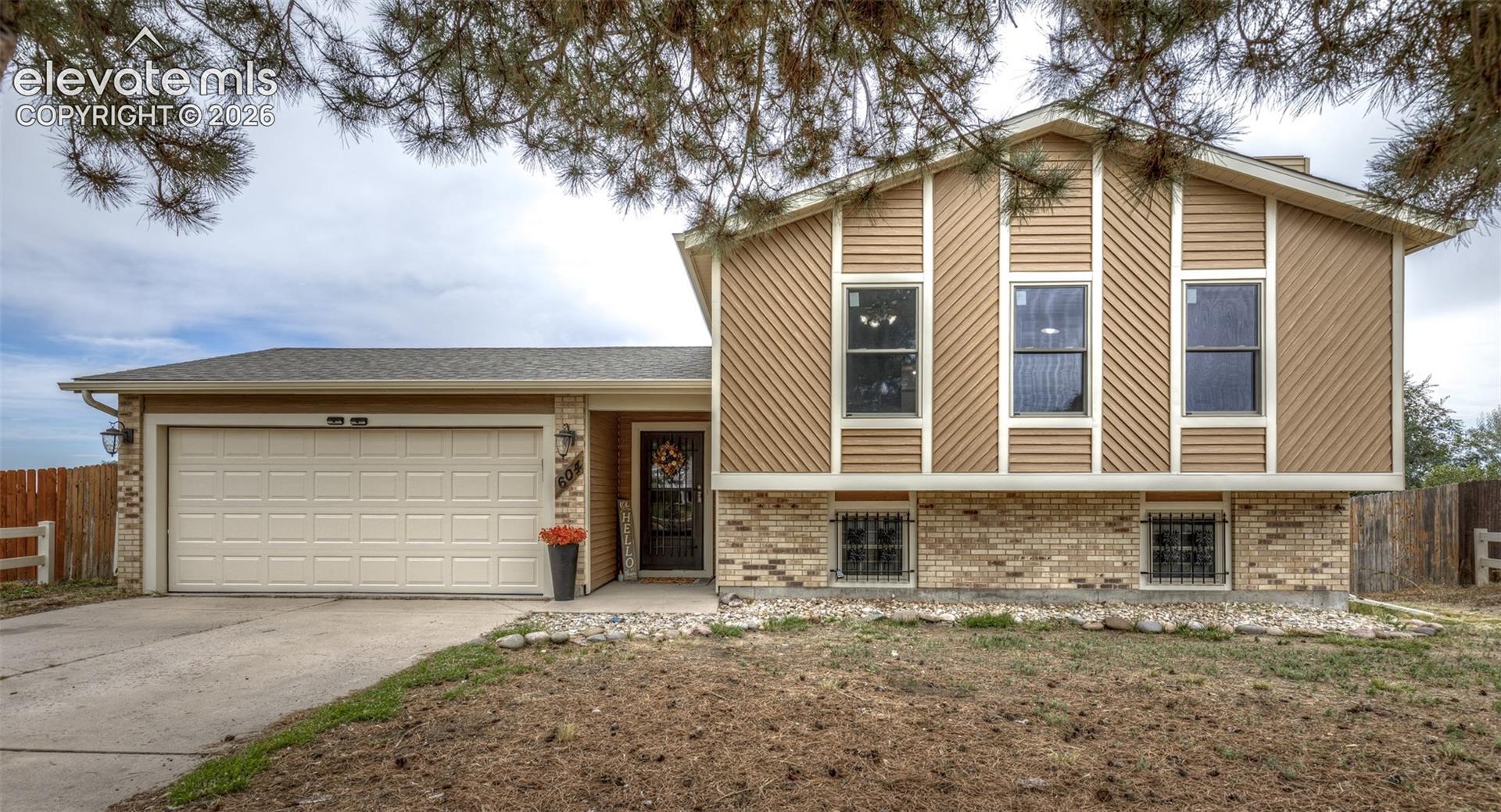 604 Fountain Mesa Road — photo