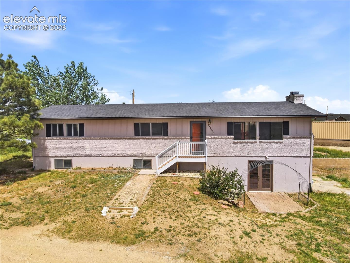 19027 Murphy Road — photo