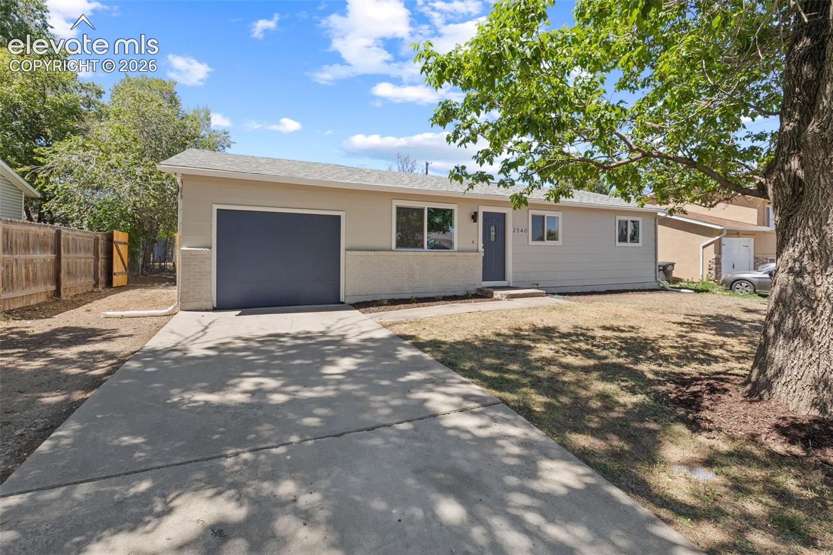 2540 Naples Drive — photo