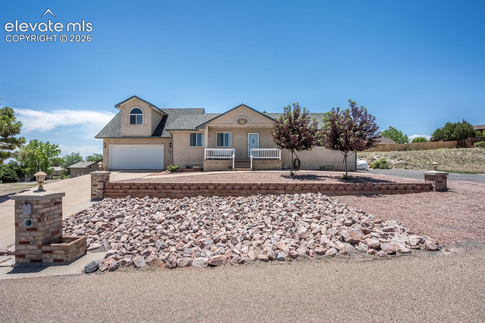 841 S Dogwood Drive — photo