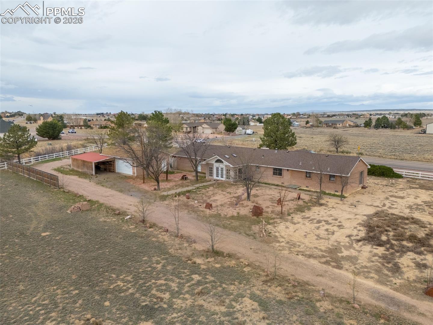 922 W McCulloch Boulevard — photo