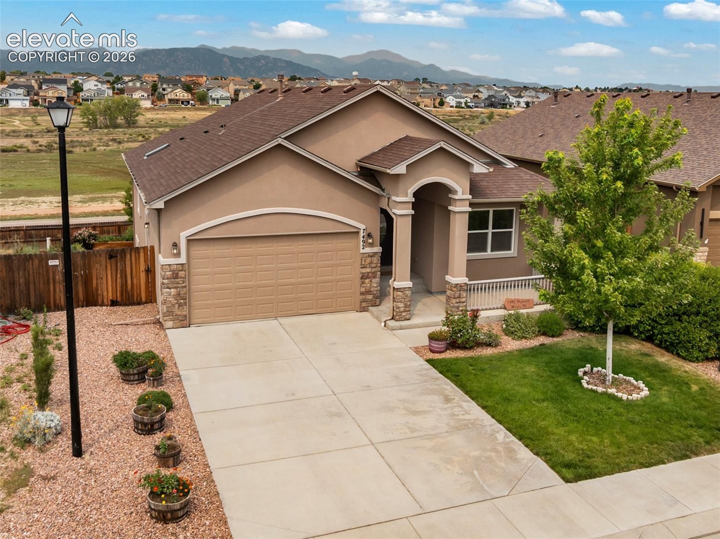 7492 Bigtooth Maple Drive — photo
