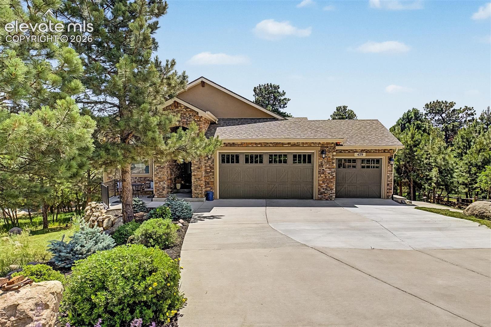 429 Stone Cottage Grove — photo