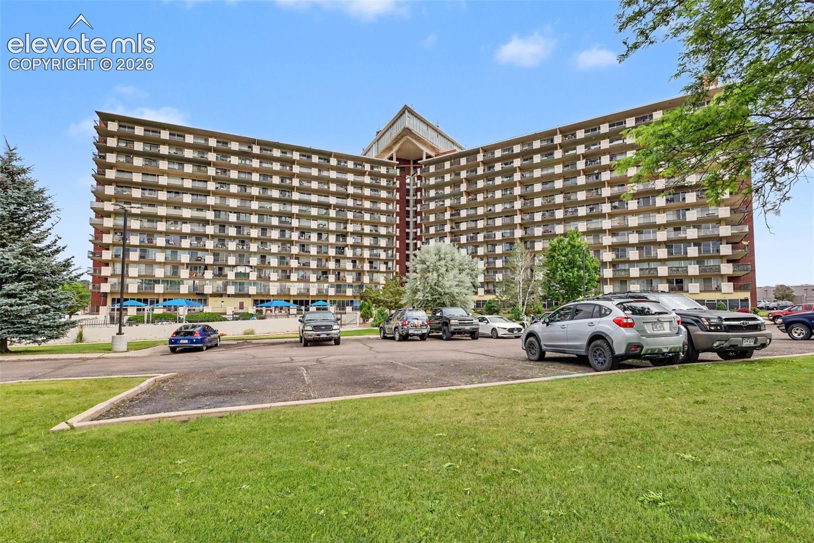 411 Lakewood Circle a906 — photo