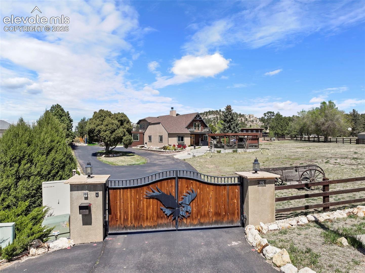 990 Eagle Rock Road — photo