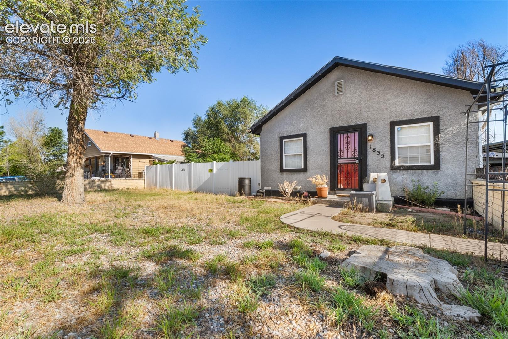 1835 E 2nd Street — photo