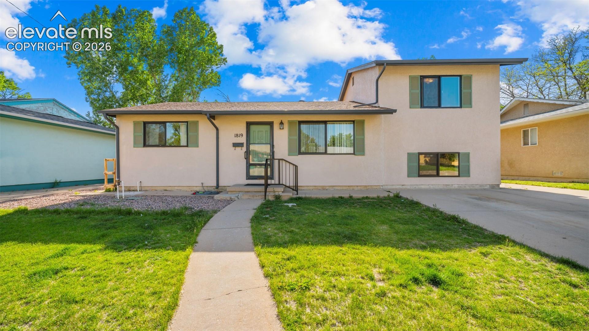 1819 Yakima Lane — photo