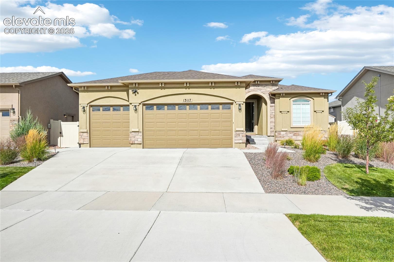 13117 Stone Peaks Way — photo