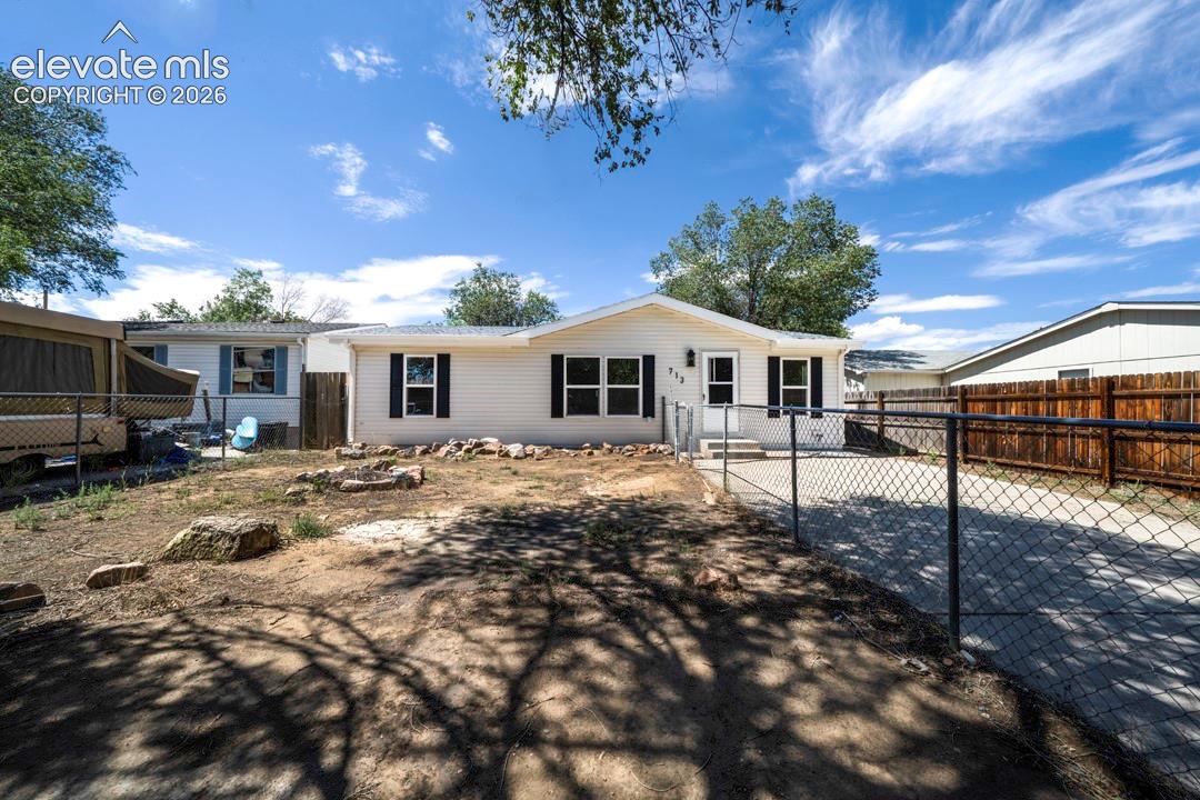 713 Santa Barbara Avenue — photo