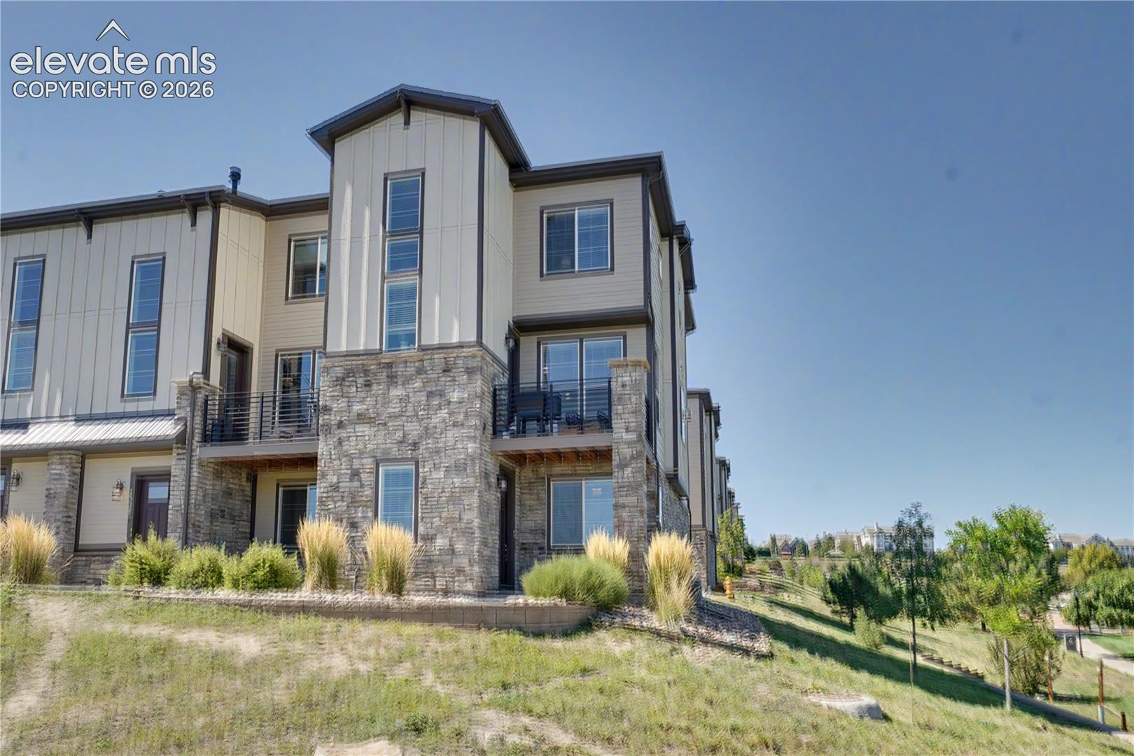 1530 Castle Creek Circle — photo