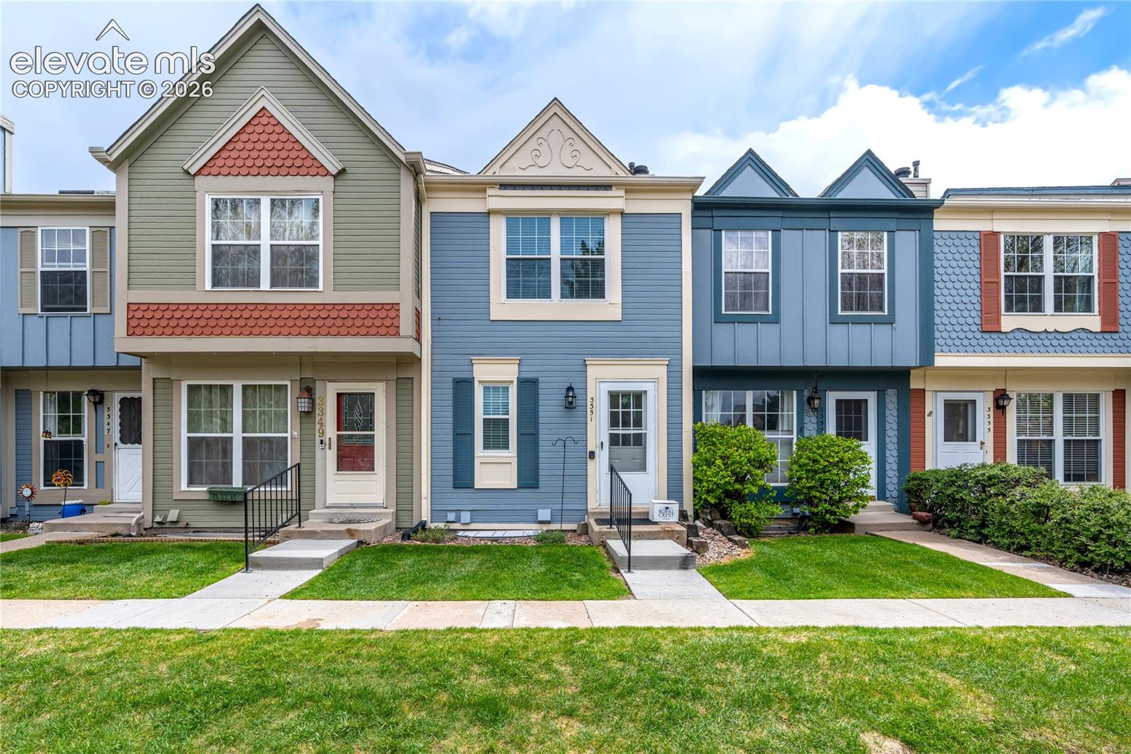 3351 Queen Anne Way — photo