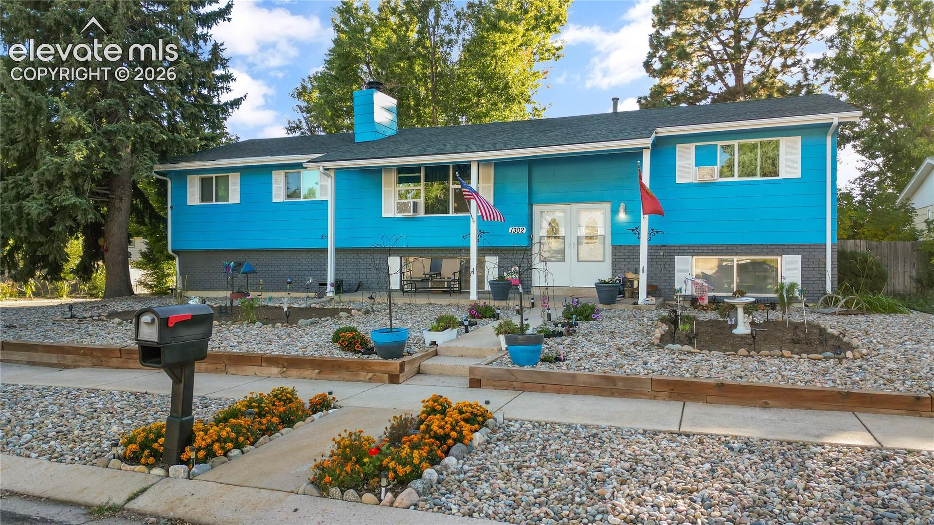 1302 Martin Drive — photo