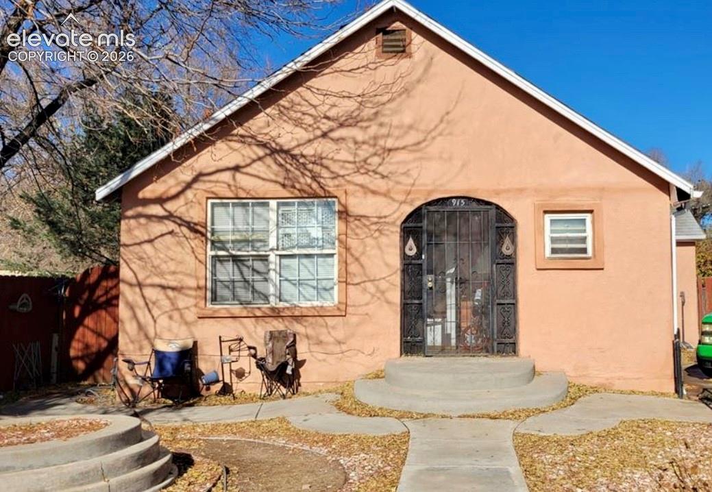915 E River Street — photo