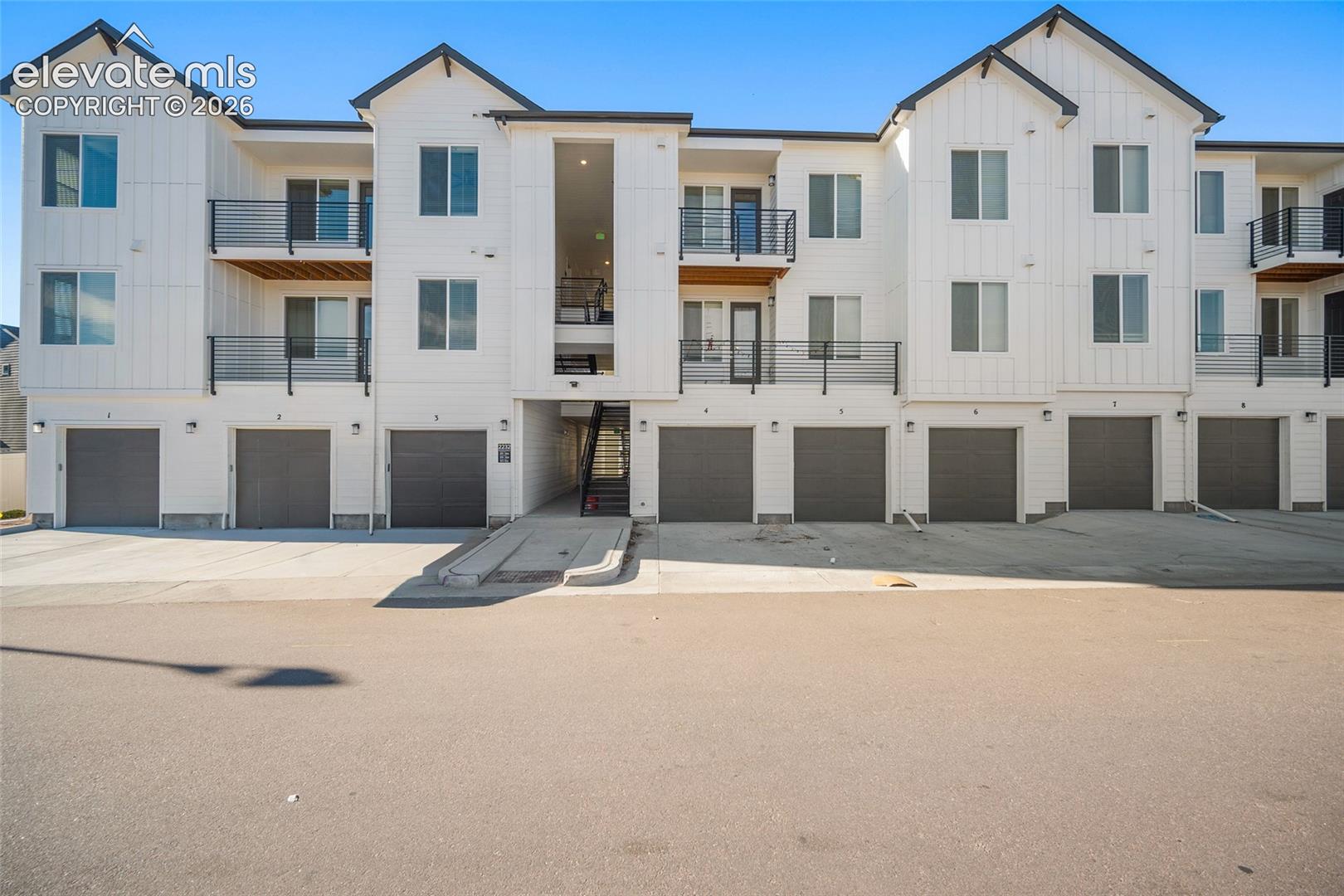 2232 Arikaree Heights 106 — photo