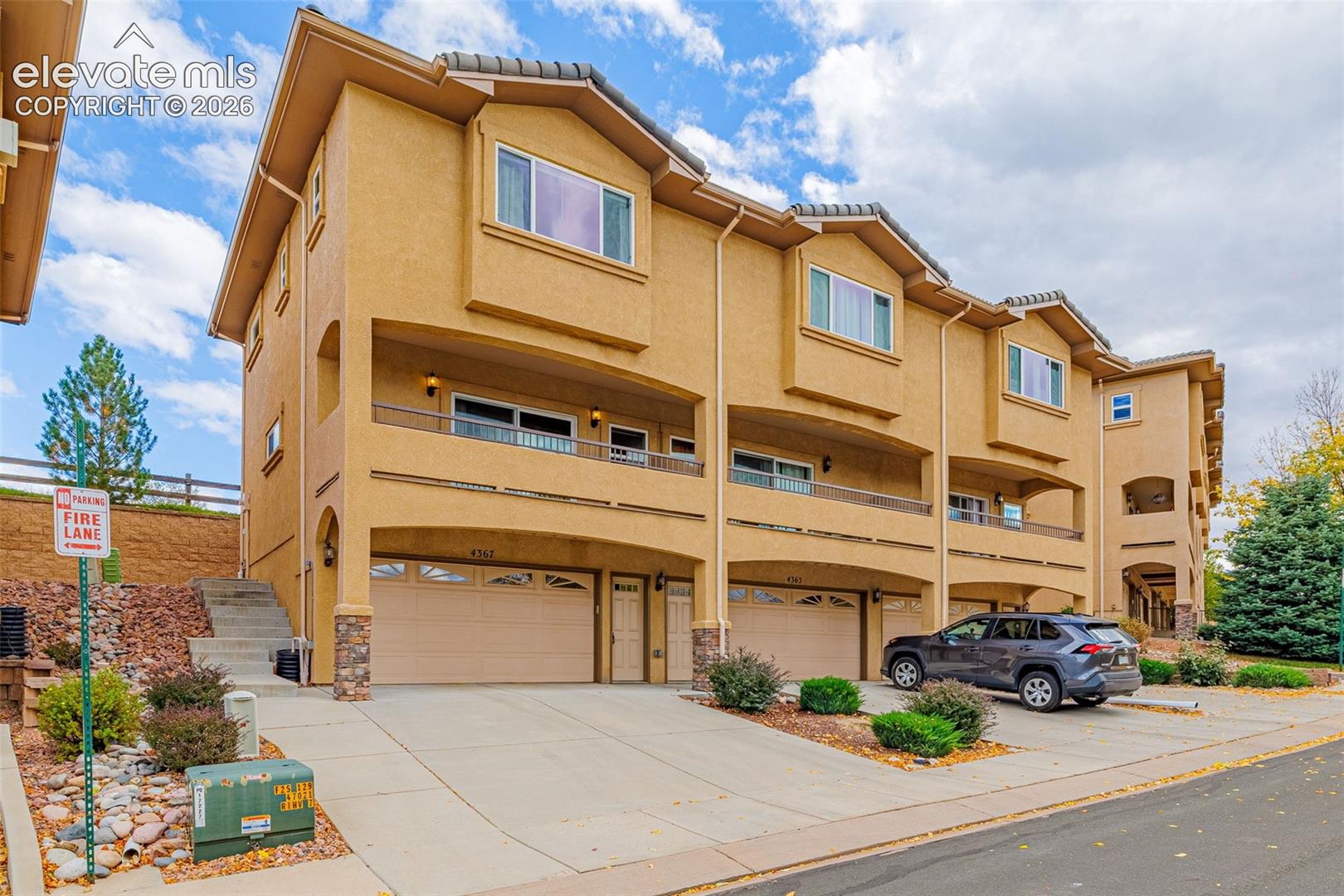 4367 Susie View — photo