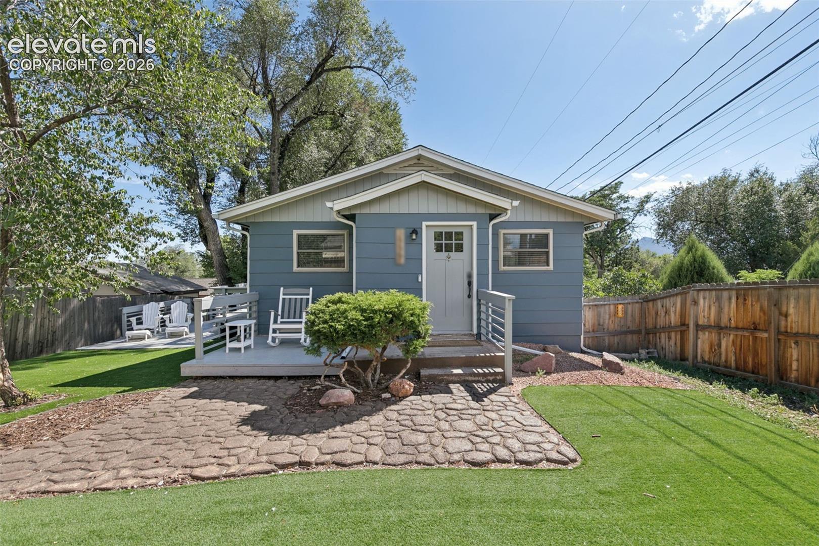 2221 E Uintah Street — photo