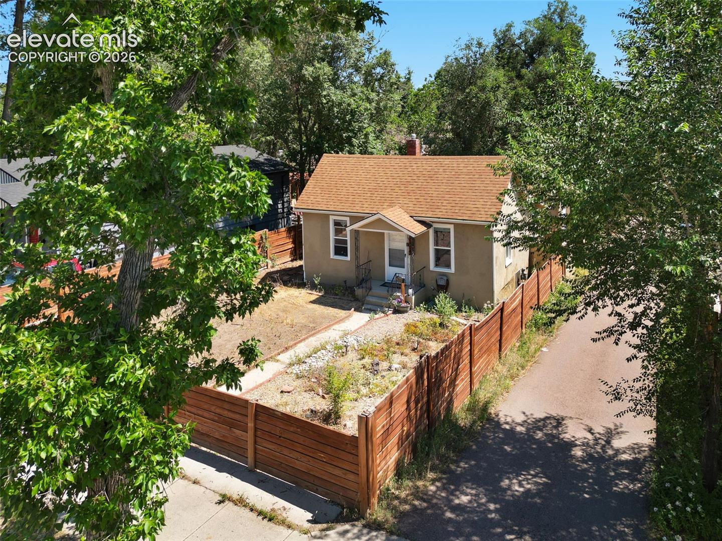1013 E Platte Avenue — photo