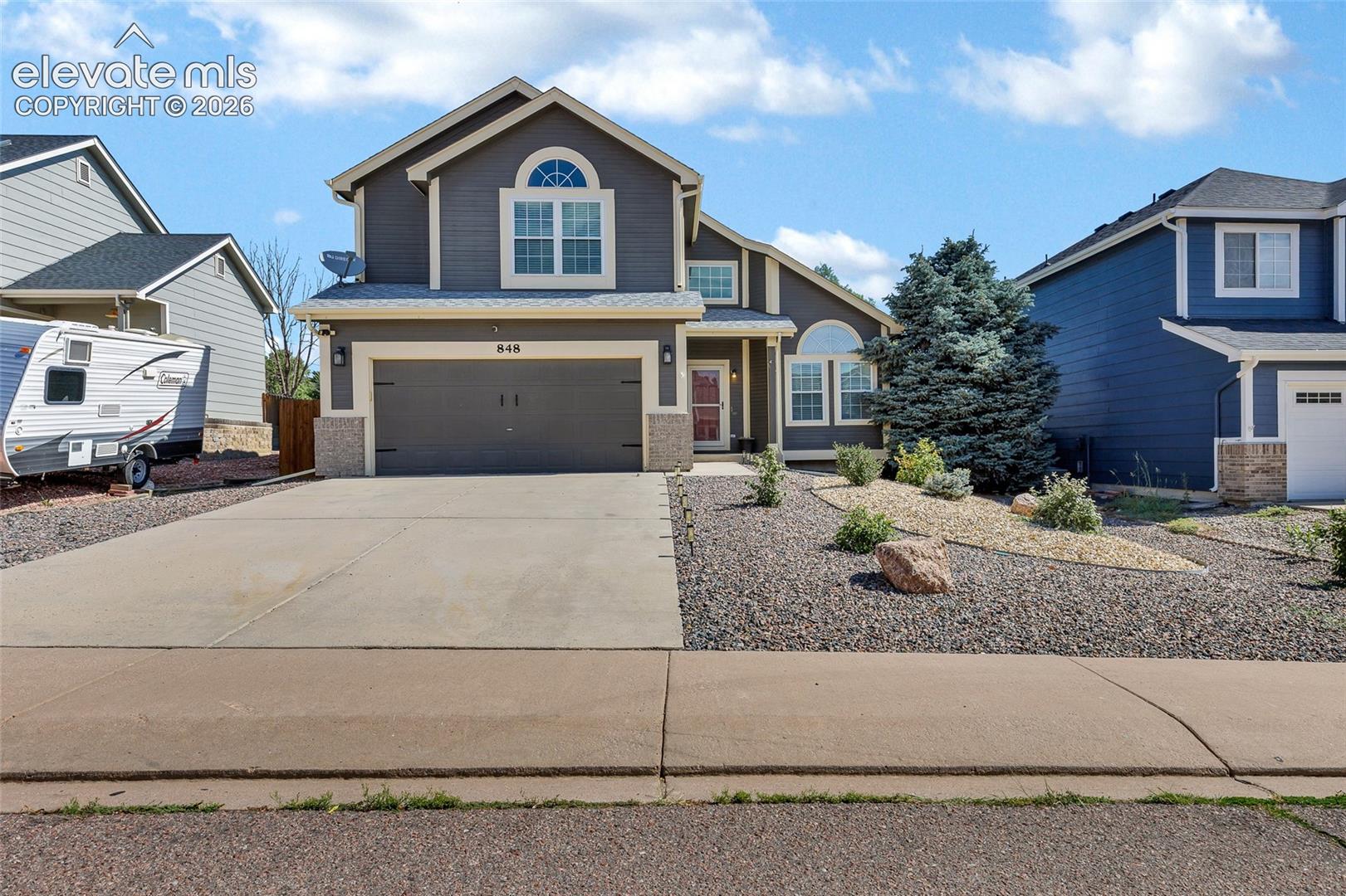 848 Regent Court — photo