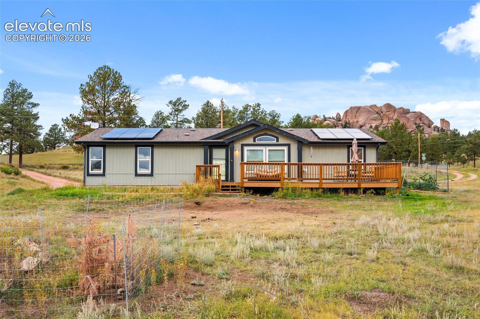 464 Hackamore Drive — photo