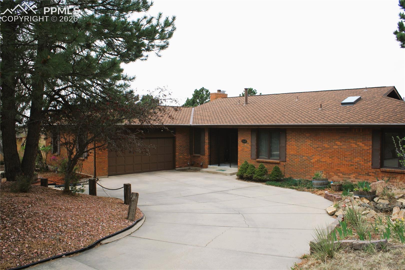 1540 Kenland Court — photo
