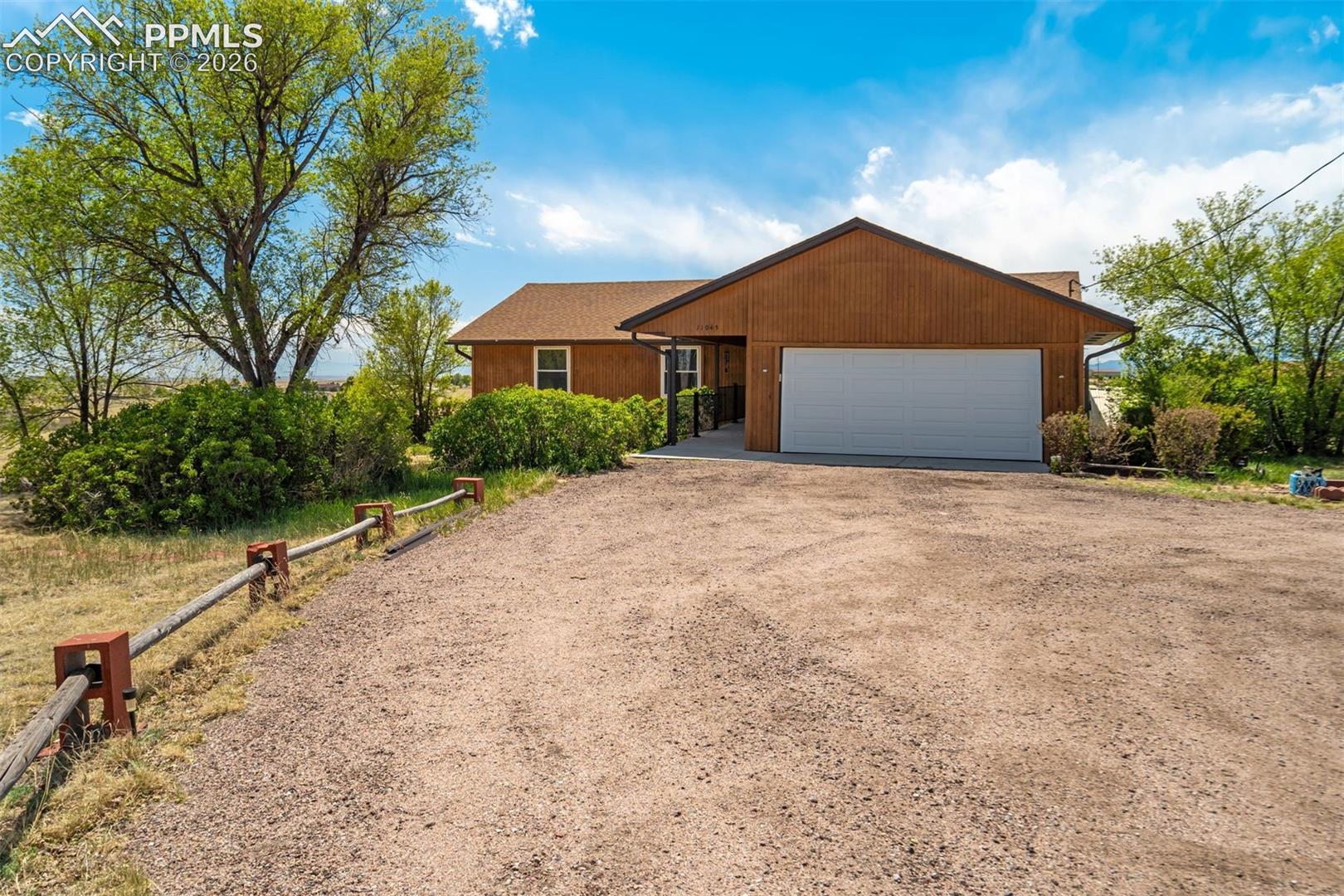 11045 Peaceful Valley Road — photo