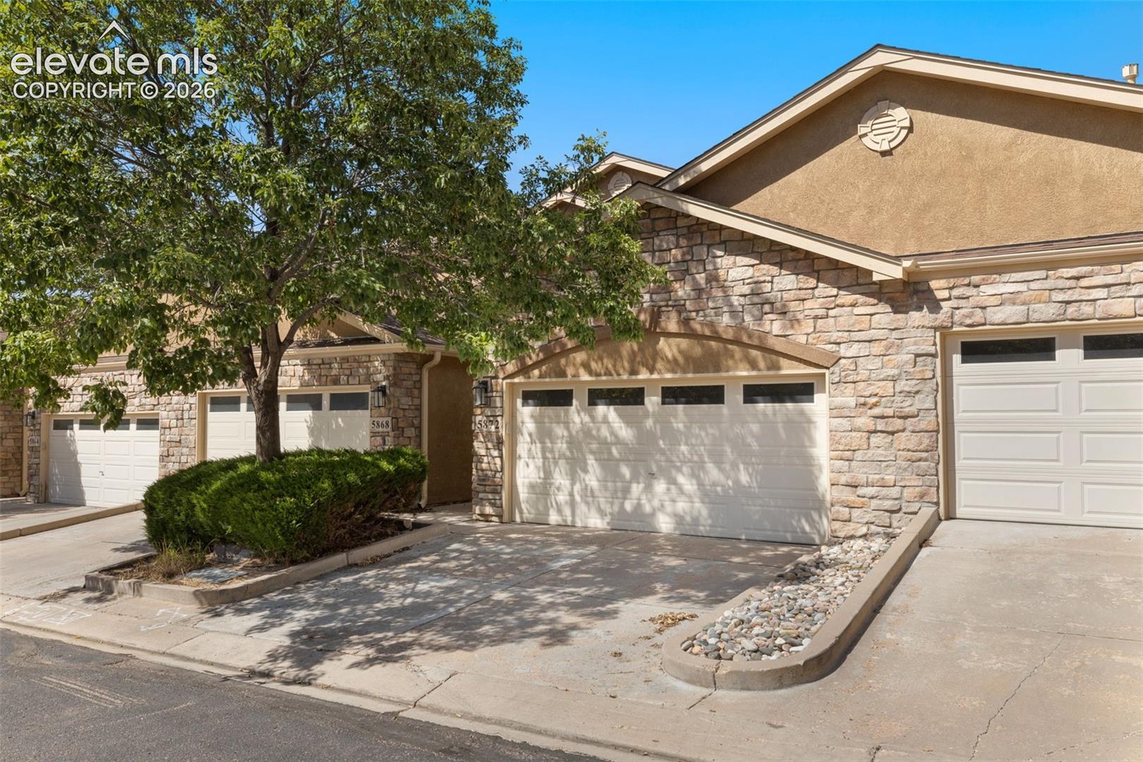 5872 New Crossings Point — photo