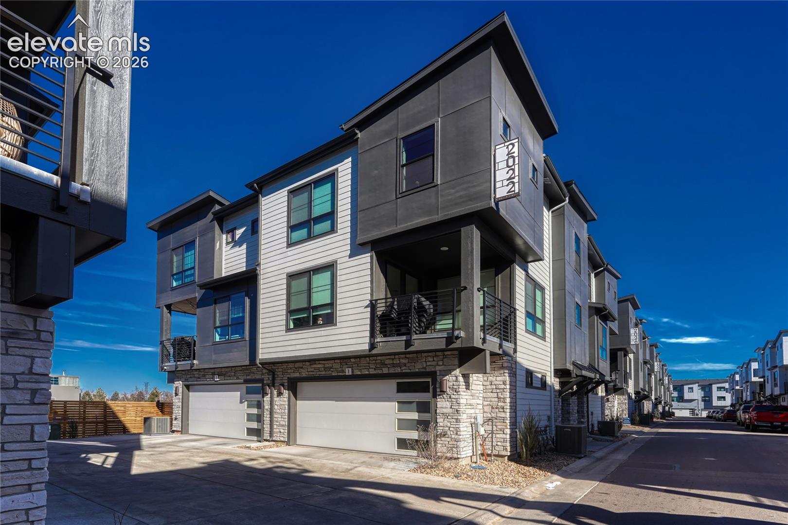 2022 S Holly Street Unit 4 — photo