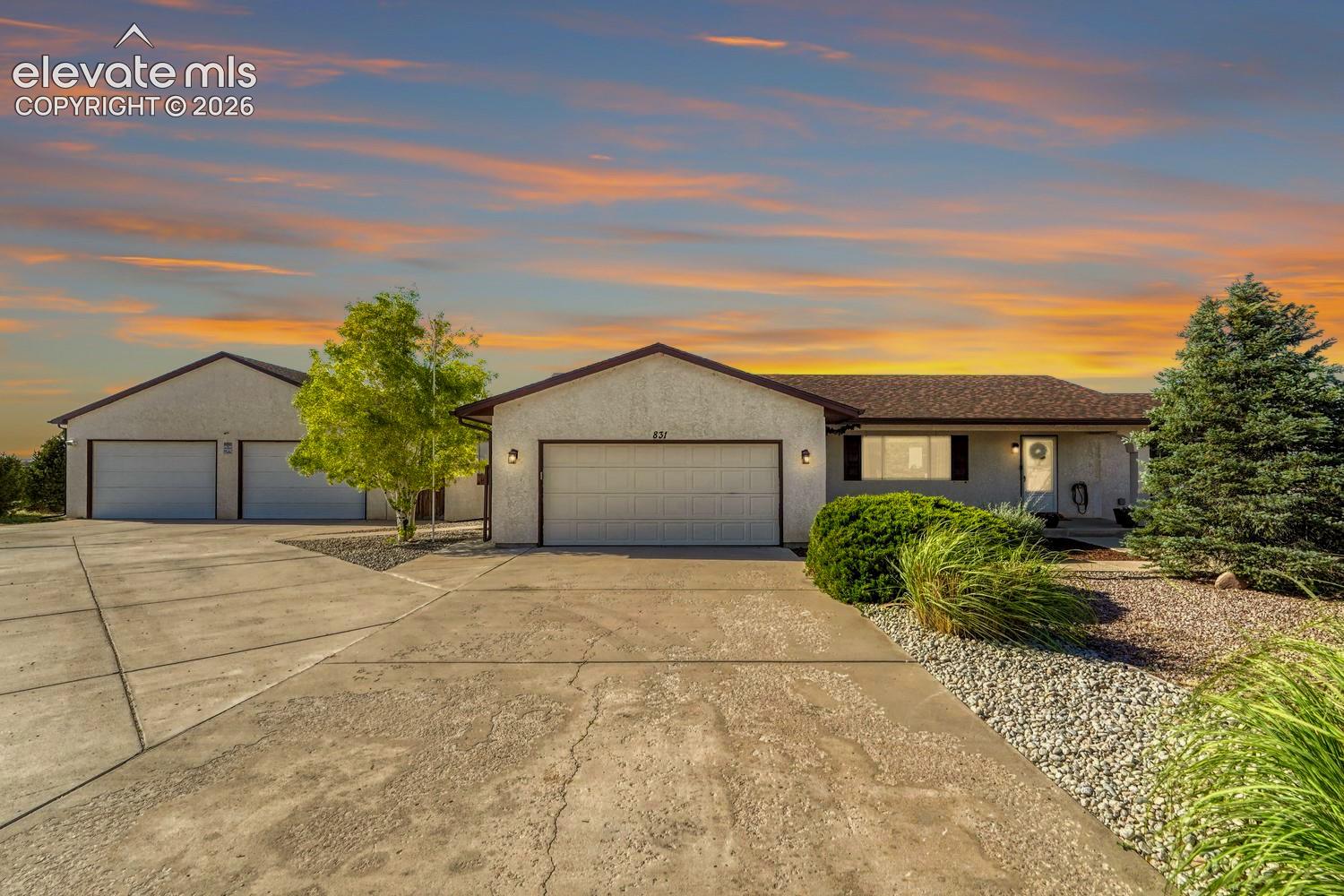 831 E Paseo Dorado Drive — photo