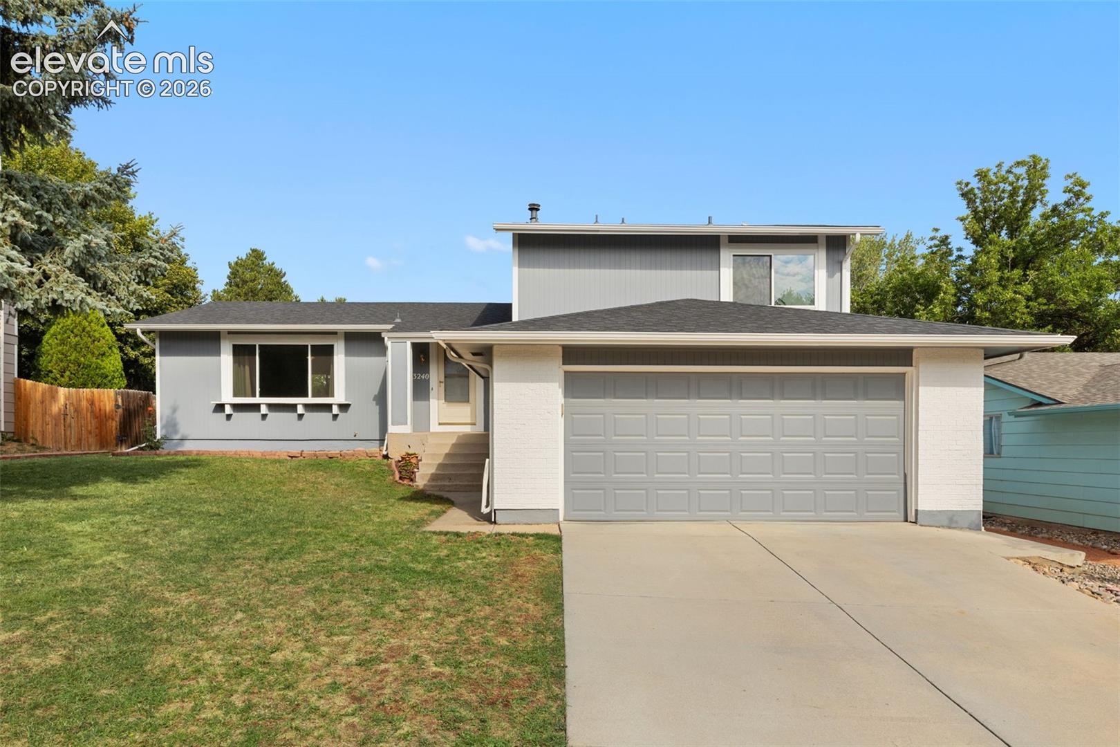 3240 Blue Mountain Way — photo