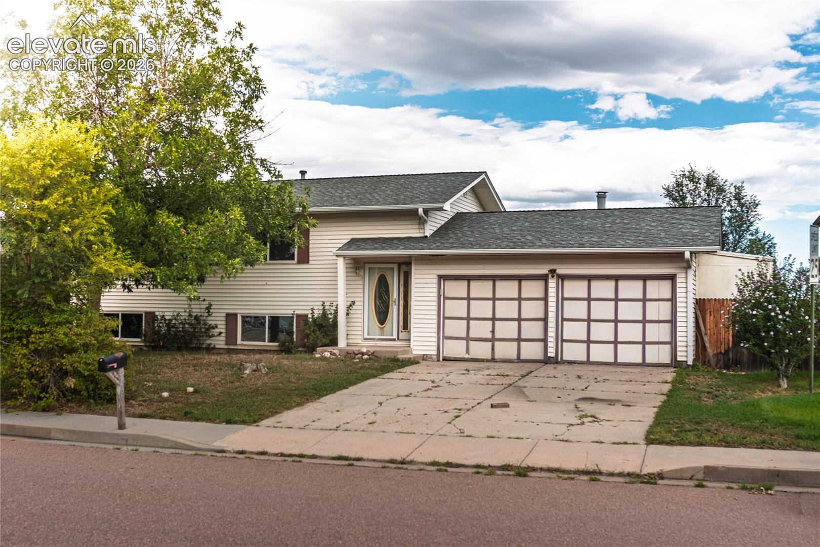 6605 Brook Forest Drive — photo