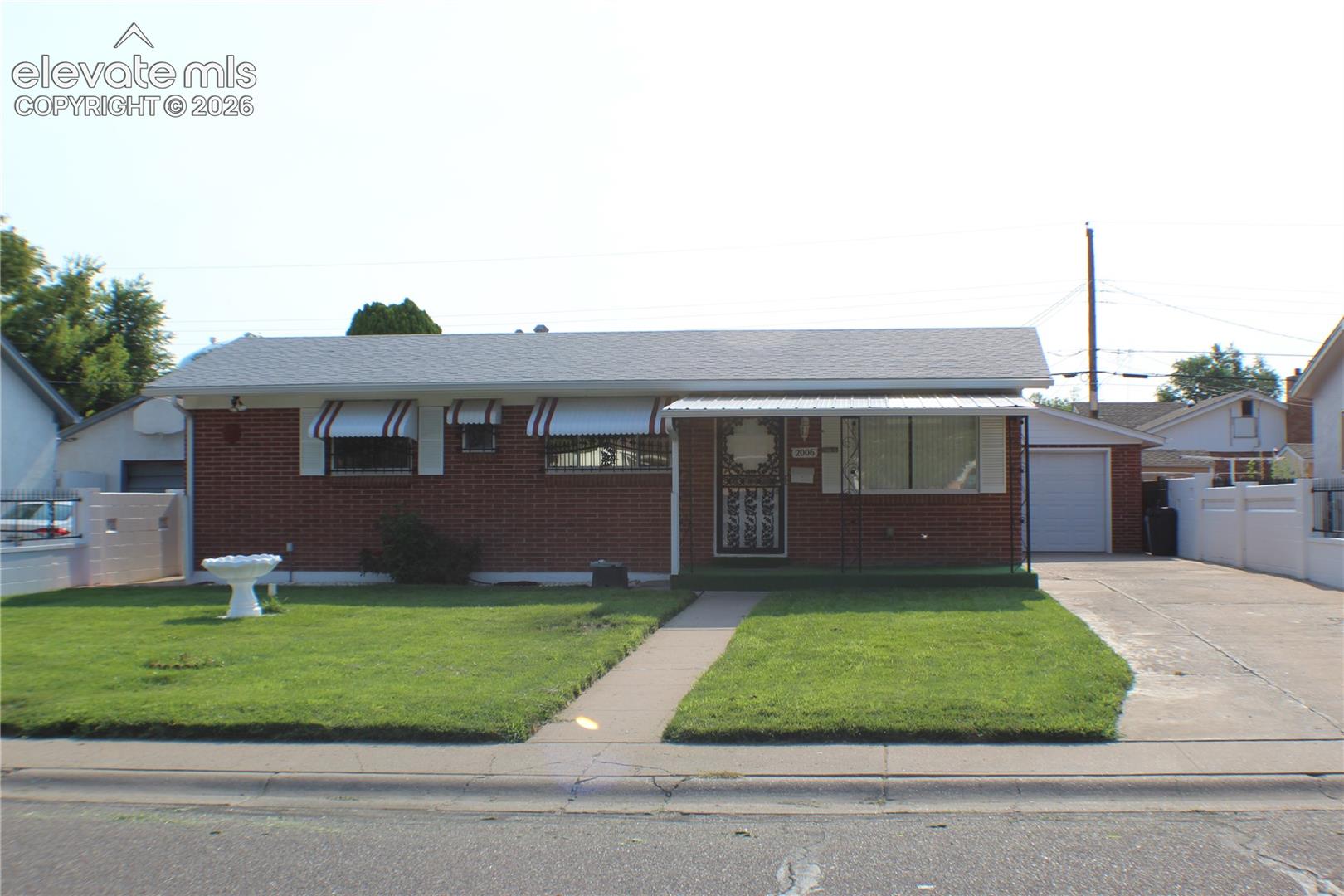 2006 Sherwood Lane — photo