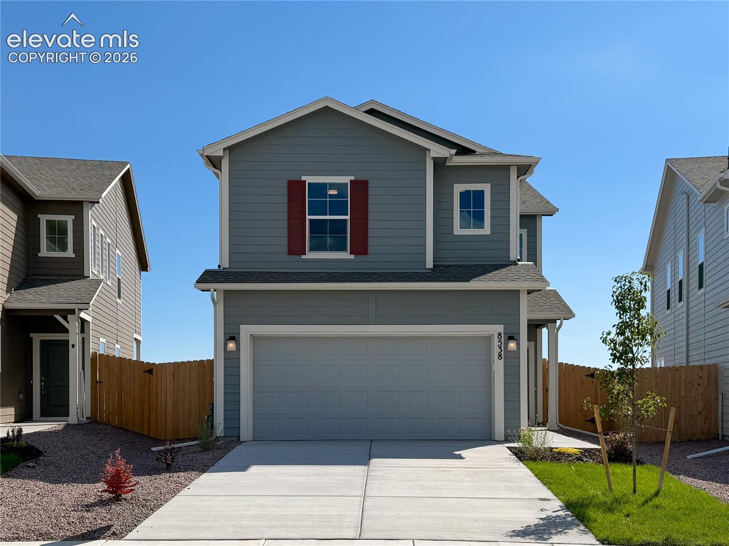 8538 Blue Feather Loop — photo