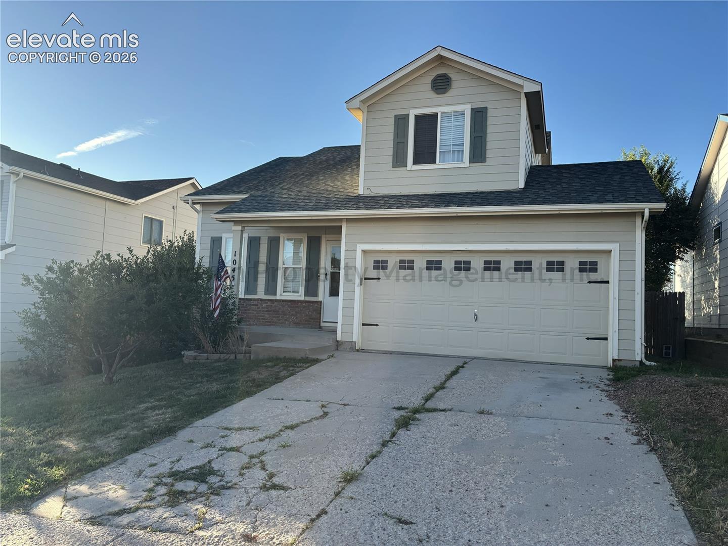 1045 Lords Hill Drive — photo